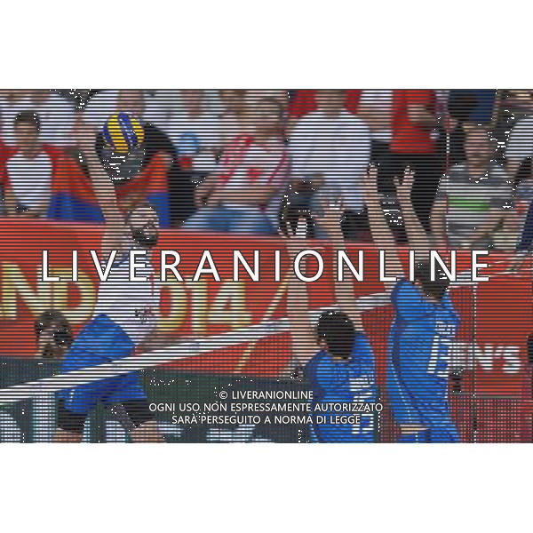10.09.2014 - Lodz , Atlas Arena , siatkowka , Mistrzostwa Swiata 2014 , grupa E Serbia (biale) - Wlochy (niebieskie) , FIVB Men\'s World Championship , pool A Serbia (white) - Italy (blue) N/Z Nikola Kovacevic , Emanuele Birarelli , Dragan Travica Fot. Mariusz Palczynski / MPAimages.com / NEWSPIX.PL --- Newspix.pl AG ALDO LIVERANI SAS ONLY ITALY *** Local Caption *** www.newspix.pl mail us: info@newspix.pl call us: 0048 022 23 22 222 --- Polish Picture Agency by Ringier Axel Springer Poland