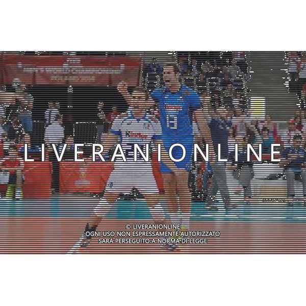 10.09.2014 - Lodz , Atlas Arena , siatkowka , Mistrzostwa Swiata 2014 , grupa E Serbia (biale) - Wlochy (niebieskie) , FIVB Men\'s World Championship , pool A Serbia (white) - Italy (blue) N/Z Massimo Colaci , Dragan Travica Fot. Mariusz Palczynski / MPAimages.com / NEWSPIX.PL --- Newspix.pl AG ALDO LIVERANI SAS ONLY ITALY *** Local Caption *** www.newspix.pl mail us: info@newspix.pl call us: 0048 022 23 22 222 --- Polish Picture Agency by Ringier Axel Springer Poland