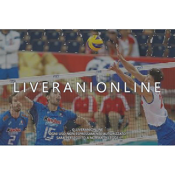 10.09.2014 LODZ , ATLAS ARENA , SIATKOWKA , SIATKA , MISTRZOSTWA SWIATA W SIATKOWCE MEZCZYZN 2014 , 2. FAZA TURNIEJU , GRUPA F ( VOLLEYBALL , FIVB MEN\'S VOLLEYBALL WORLD CHAMPIONSHIP 2014 , ROUND 2 , POLL F ) MECZ SERBIA - WLOCHY ( GAME SERBIA - ITALY ) NZ EMANUELE BIRARELLI , SRECKO LISINAC FOTO RADOSLAW JOZWIAK / CYFRASPORT/NEWSPIX.PL --- Newspix.pl AG ALDO LIVERANI SAS ONLY ITALY *** Local Caption *** www.newspix.pl mail us: info@newspix.pl call us: 0048 022 23 22 222 --- Polish Picture Agency by Ringier Axel Springer Poland