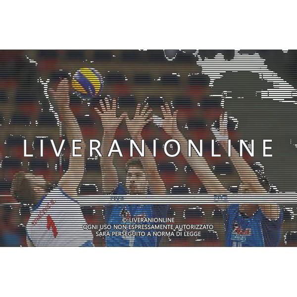 10.09.2014 LODZ , ATLAS ARENA , SIATKOWKA , SIATKA , MISTRZOSTWA SWIATA W SIATKOWCE MEZCZYZN 2014 , 2. FAZA TURNIEJU , GRUPA F ( VOLLEYBALL , FIVB MEN\'S VOLLEYBALL WORLD CHAMPIONSHIP 2014 , ROUND 2 , POLL F ) MECZ SERBIA - WLOCHY ( GAME SERBIA - ITALY ) NZ NIKOLA KOVACEVIC , LUCA VETTORI , SIMONE BUTI FOTO RADOSLAW JOZWIAK / CYFRASPORT --- Newspix.pl AG ALDO LIVERANI SAS ONLY ITALY *** Local Caption *** www.newspix.pl mail us: info@newspix.pl call us: 0048 022 23 22 222 --- Polish Picture Agency by Ringier Axel Springer Poland