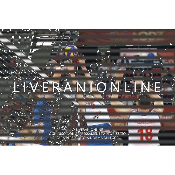 10.09.2014 LODZ , ATLAS ARENA , SIATKOWKA , SIATKA , MISTRZOSTWA SWIATA W SIATKOWCE MEZCZYZN 2014 , 2. FAZA TURNIEJU , GRUPA F ( VOLLEYBALL , FIVB MEN\'S VOLLEYBALL WORLD CHAMPIONSHIP 2014 , ROUND 2 , POLL F ) MECZ SERBIA - WLOCHY ( GAME SERBIA - ITALY ) NZ NIKOLA JOVOVIC , MARKO PODRASCANIN FOTO RADOSLAW JOZWIAK / CYFRASPORT / NEWSPIX.PL --- Newspix.pl AG ALDO LIVERANI SAS ONLY ITALY *** Local Caption *** www.newspix.pl mail us: info@newspix.pl call us: 0048 022 23 22 222 --- Polish Picture Agency by Ringier Axel Springer Poland