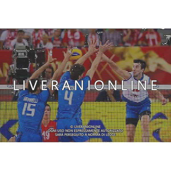 10.09.2014, Lodz , Siatkowka , Mistrzostwa Swiata 2014 , Serbia - Wlochy , FIVB Volleyball Men`s World Championship Poland 2014 , Serbia vs Italy , N Z Milos Nikic (SRB) , Emanuele Birarelli (ITA) , /w4/ , FOT. Adam Jastrzebowski / newspix.pl --- Newspix.pl AG ALDO LIVERANI SAS ONLY ITALY *** Local Caption *** www.newspix.pl mail us: info@newspix.pl call us: 0048 022 23 22 222 --- Polish Picture Agency by Ringier Axel Springer Poland