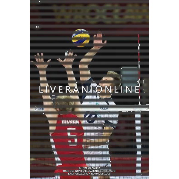 Polska Wroclaw 10 09 2014 Hala Stulecia ul. Wystawowa 1 Druga faza grupy F FIVB Mistrzostwa Swiata w pilce siatkowej mezczyzn Polska 2014 mecz pomiedzy Finlandia vs Rosja Na zdjeciu: Sergey Grankin russia #5 Urpo Sivula finland #10 Fot: Sebastian Borowski / Newspix.pl Poland Wroclaw 10.09.2014 Century Hall st. Wystawowa 1 Second phase of group F FIVB World Championships in mens volleyball Poland 2014 game between Finland vs Russia On the picture: Sergey Grankin russia #5 Urpo Sivula finland #10 Photo: Sebastian Borowski / Newspix.pl --- Newspix.pl AG ALDO LIVERANI SAS ONLY ITALY *** Local Caption *** www.newspix.pl mail us: info@newspix.pl call us: 0048 022 23 22 222 --- Polish Picture Agency by Ringier Axel Springer Poland