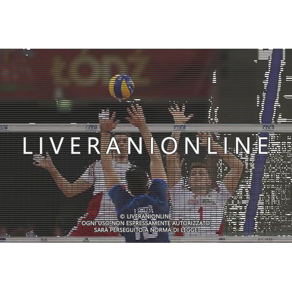 11.09.2014 LODZ , ATLAS ARENA , SIATKOWKA MEZCZYZN , MISTRZOSTWA SWIATA W SIATKOWCE MEZCZYZN 2014 , 2. FAZA TURNIEJU , GRUPA F (VOLLEYBALL , FIVB MEN\'S VOLLEYBALL WORLD CHAMPIONSHIP 2014 , ROUND 2 , POLL F ) MECZ POLSKA - WLOCHY ( GAME POLAND - ITALY) NZ MARIUSZ WLAZLY (L) FILIPPO LANZA (C) PIOTR NOWAKOWSKI (P) FOTO MATEUSZ TRZUSKOWSKI/CYFRASPORT / NEWSPIX.PL --- Newspix.pl AG ALDO LIVERANI SAS ONLY ITALY *** Local Caption *** www.newspix.pl mail us: info@newspix.pl call us: 0048 022 23 22 222 --- Polish Picture Agency by Ringier Axel Springer Poland