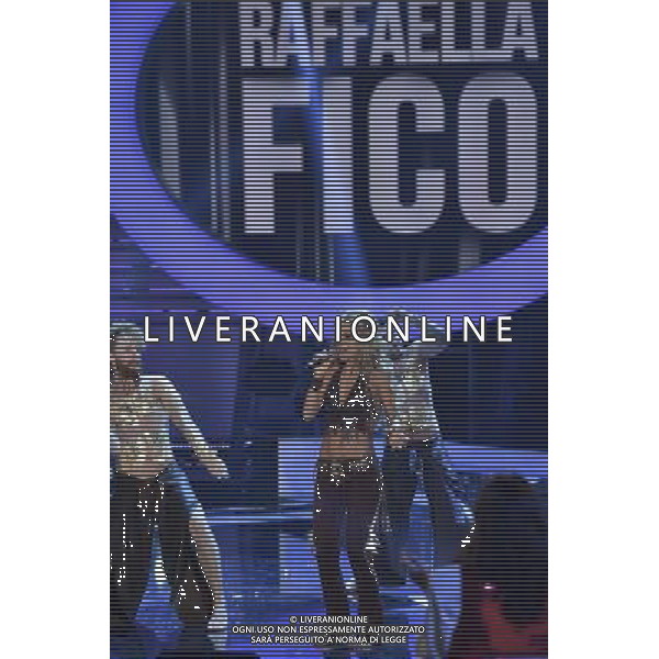 Roma - 12/09/2014 - Rai Studio Nomentano - Trasmissione TV \' Tale e Quale Show \' - nella foto: Raffaella Fico imita Shakira / Ph. Fabrizio Corradetti - Ag. Aldo Liverani sas
