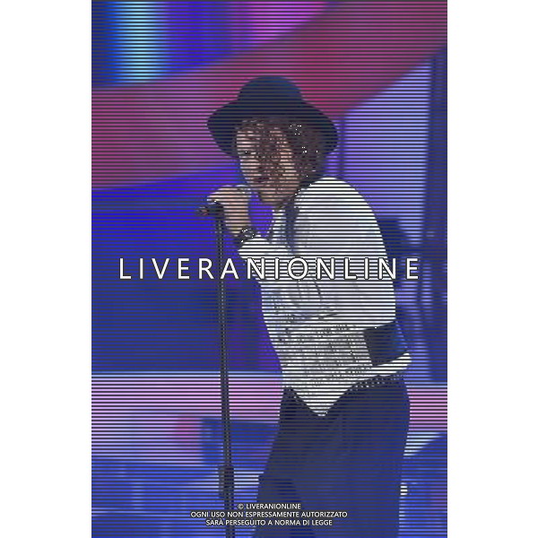 Roma - 12/09/2014 - Rai Studio Nomentano - Trasmissione TV \' Tale e Quale Show \' - nella foto: Matteo Becucci imita Mick Hucknall / Ph. Fabrizio Corradetti - Ag. Aldo Liverani sas