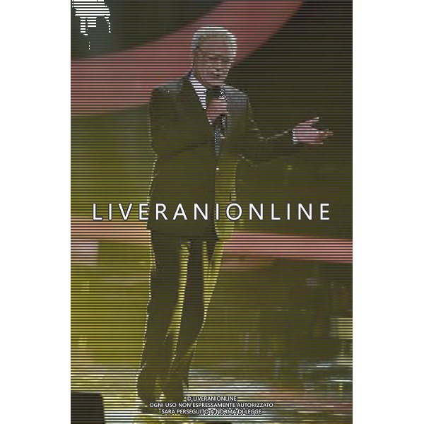 Roma - 12/09/2014 - Rai Studio Nomentano - Trasmissione TV \' Tale e Quale Show \' - nella foto: Pino Insegno imita Johnny Dorelli / Ph. Fabrizio Corradetti - Ag. Aldo Liverani sas