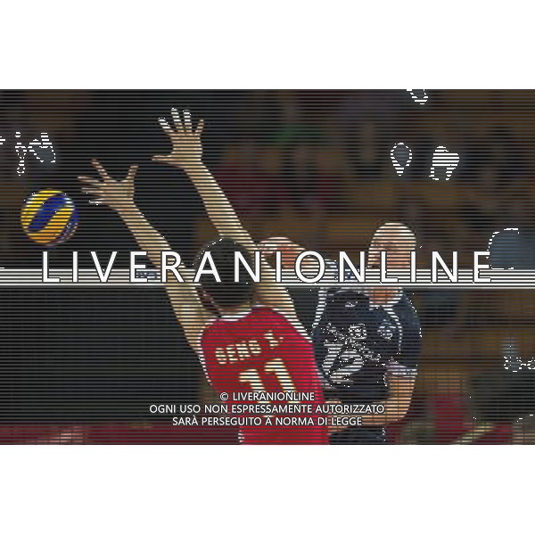 Polska Wroclaw 13 09 2014 Hala Stulecia ul. Wystawowa 1 Druga faza grupy F FIVB Mistrzostwa Swiata w pilce siatkowej mezczyzn Polska 2014 mecz pomiedzy Finlandia vs Chiny Na zdjeciu: Xin Geng china #11 Olli Kunnari finland #12 Fot: Sebastian Borowski / Newspix.pl Poland Wroclaw 13.09.2014 Century Hall st. Wystawowa 1 Second phase of group F FIVB World Championships in mens volleyball Poland 2014 game between Finland vs China On the picture: Xin Geng china #11 Olli Kunnari finland #12 Photo: Sebastian Borowski / Newspix.pl --- Newspix.pl AG ALDO LIVERANI SAS ONLY ITALY *** Local Caption *** www.newspix.pl mail us: info@newspix.pl call us: 0048 022 23 22 222 --- Polish Picture Agency by Ringier Axel Springer Poland