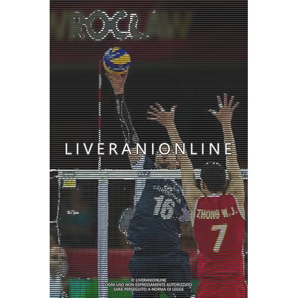 Polska Wroclaw 13 09 2014 Hala Stulecia ul. Wystawowa 1 Druga faza grupy F FIVB Mistrzostwa Swiata w pilce siatkowej mezczyzn Polska 2014 mecz pomiedzy Finlandia vs Chiny Na zdjeciu: Olli Pekka Ojansivu finland #16 Weijun Zhong china #7 Fot: Sebastian Borowski / Newspix.pl Poland Wroclaw 13.09.2014 Century Hall st. Wystawowa 1 Second phase of group F FIVB World Championships in mens volleyball Poland 2014 game between Finland vs China On the picture: Olli Pekka Ojansivu finland #16 Weijun Zhong china #7 Photo: Sebastian Borowski / Newspix.pl --- Newspix.pl AG ALDO LIVERANI SAS ONLY ITALY *** Local Caption *** www.newspix.pl mail us: info@newspix.pl call us: 0048 022 23 22 222 --- Polish Picture Agency by Ringier Axel Springer Poland