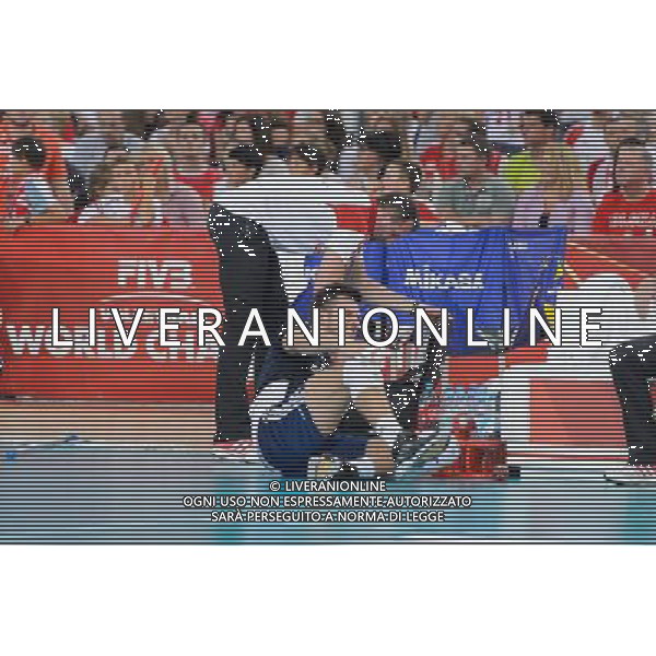 13.09.2014 - Lodz , Atlas Arena , siatkowka , Mistrzostwa Swiata 2014 , grupa E Polska (granatowe) - Iran (czerwone) , FIVB Men\'s World Championship , pool E Poland (navy) - Iran (red) N/Z Kontuzja Michal Winiarski Fot. Mariusz Palczynski / MPAimages.com / NEWSPIX.PL --- Newspix.pl AG ALDO LIVERANI SAS ONLY ITALY *** Local Caption *** www.newspix.pl mail us: info@newspix.pl call us: 0048 022 23 22 222 --- Polish Picture Agency by Ringier Axel Springer Poland