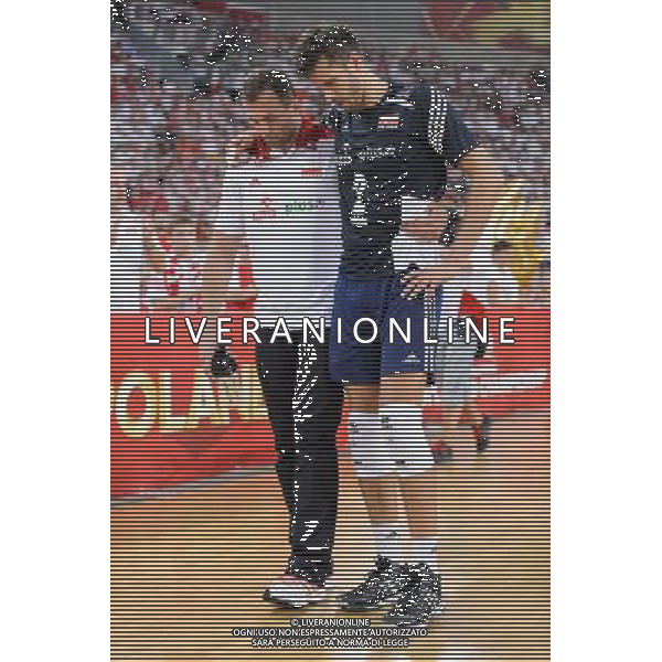 13.09.2014 - Lodz , Atlas Arena , siatkowka , Mistrzostwa Swiata 2014 , grupa E Polska (granatowe) - Iran (czerwone) , FIVB Men\'s World Championship , pool E Poland (navy) - Iran (red) N/Z Kontuzja Michal Winiarski Fot. Mariusz Palczynski / MPAimages.com / NEWSPIX.PL --- Newspix.pl AG ALDO LIVERANI SAS ONLY ITALY *** Local Caption *** www.newspix.pl mail us: info@newspix.pl call us: 0048 022 23 22 222 --- Polish Picture Agency by Ringier Axel Springer Poland