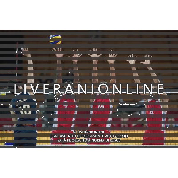 Polska Wroclaw 14 09 2014 Hala Stulecia ul. Wystawowa 1 Druga faza grupy F FIVB Mistrzostwa Swiata w pilce siatkowej mezczyzn Polska 2014 mecz pomiedzy Kuba vs Chiny Na zdjeciu: Daoshuai Ji china #18 Livan Osoria Rodriguez cuba #9 Isbel Mesa Sandoval cuba #16 Javier Ernesto Jimenez Scull cuba #4 Fot: Sebastian Borowski / Newspix.pl Poland Wroclaw 14.09.2014 Century Hall st. Wystawowa 1 Second phase of group F FIVB World Championships in mens volleyball Poland 2014 game between Cuba vs China On the picture: Daoshuai Ji china #18 Livan Osoria Rodriguez cuba #9 Isbel Mesa Sandoval cuba #16 Javier Ernesto Jimenez Scull cuba #4 Photo: Sebastian Borowski / Newspix.pl --- Newspix.pl /Agenzia Aldo Liverani sas - ITALY ONLY - Cuba vs Cina Campionati Mondiali Volley maschile FIVB pallavolo Polonia 2014 *** Local Caption *** www.newspix.pl mail us: info@newspix.pl call us: 0048 022 23 22 222 --- Polish Picture Agency by Ringier Axel Springer Poland