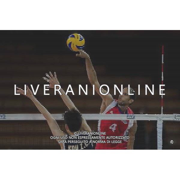 Polska Wroclaw 14 09 2014 Hala Stulecia ul. Wystawowa 1 Druga faza grupy F FIVB Mistrzostwa Swiata w pilce siatkowej mezczyzn Polska 2014 mecz pomiedzy Kuba vs Chiny Na zdjeciu: Zhichao Kou 1china #13 Javier Ernesto Jimenez Scull cuba #4 Fot: Sebastian Borowski / Newspix.pl Poland Wroclaw 14.09.2014 Century Hall st. Wystawowa 1 Second phase of group F FIVB World Championships in mens volleyball Poland 2014 game between Cuba vs China On the picture: Zhichao Kou 1china #13 Javier Ernesto Jimenez Scull cuba #4 Photo: Sebastian Borowski / Newspix.pl --- Newspix.pl /Agenzia Aldo Liverani sas - ITALY ONLY - Cuba vs Cina Campionati Mondiali Volley maschile FIVB pallavolo Polonia 2014 *** Local Caption *** www.newspix.pl mail us: info@newspix.pl call us: 0048 022 23 22 222 --- Polish Picture Agency by Ringier Axel Springer Poland