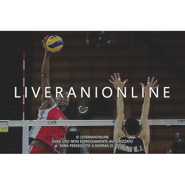 Polska Wroclaw 14 09 2014 Hala Stulecia ul. Wystawowa 1 Druga faza grupy F FIVB Mistrzostwa Swiata w pilce siatkowej mezczyzn Polska 2014 mecz pomiedzy Kuba vs Chiny Na zdjeciu: Livan Osoria Rodriguez cuba #9 Weijun Zhong china #7 Fot: Sebastian Borowski / Newspix.pl Poland Wroclaw 14.09.2014 Century Hall st. Wystawowa 1 Second phase of group F FIVB World Championships in mens volleyball Poland 2014 game between Cuba vs China On the picture: Livan Osoria Rodriguez cuba #9 Weijun Zhong china #7 Photo: Sebastian Borowski / Newspix.pl --- Newspix.pl /Agenzia Aldo Liverani sas - ITALY ONLY - Cuba vs Cina Campionati Mondiali Volley maschile FIVB pallavolo Polonia 2014 *** Local Caption *** www.newspix.pl mail us: info@newspix.pl call us: 0048 022 23 22 222 --- Polish Picture Agency by Ringier Axel Springer Poland
