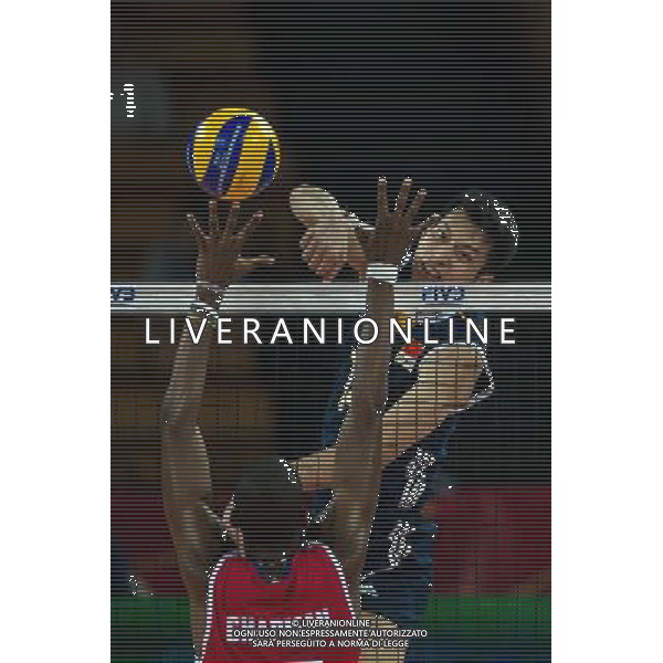 Polska Wroclaw 14 09 2014 Hala Stulecia ul. Wystawowa 1 Druga faza grupy F FIVB Mistrzostwa Swiata w pilce siatkowej mezczyzn Polska 2014 mecz pomiedzy Kuba vs Chiny Na zdjeciu: Felix Emilio Chapman Pineiro cuba #17 Jingtao Xu china #14 Fot: Sebastian Borowski / Newspix.pl Poland Wroclaw 14.09.2014 Century Hall st. Wystawowa 1 Second phase of group F FIVB World Championships in mens volleyball Poland 2014 game between Cuba vs China On the picture: Felix Emilio Chapman Pineiro cuba #17 Jingtao Xu china #14 Photo: Sebastian Borowski / Newspix.pl --- Newspix.pl /Agenzia Aldo Liverani sas - ITALY ONLY - Cuba vs Cina Campionati Mondiali Volley maschile FIVB pallavolo Polonia 2014 *** Local Caption *** www.newspix.pl mail us: info@newspix.pl call us: 0048 022 23 22 222 --- Polish Picture Agency by Ringier Axel Springer Poland