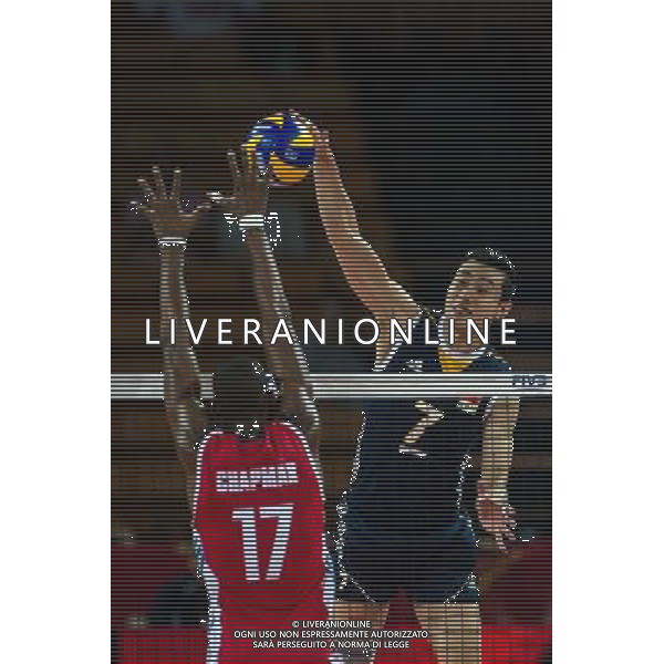 Polska Wroclaw 14 09 2014 Hala Stulecia ul. Wystawowa 1 Druga faza grupy F FIVB Mistrzostwa Swiata w pilce siatkowej mezczyzn Polska 2014 mecz pomiedzy Kuba vs Chiny Na zdjeciu: Felix Emilio Chapman Pineiro cuba #17 Weijun Zhong china #7 Fot: Sebastian Borowski / Newspix.pl Poland Wroclaw 14.09.2014 Century Hall st. Wystawowa 1 Second phase of group F FIVB World Championships in mens volleyball Poland 2014 game between Cuba vs China On the picture: Felix Emilio Chapman Pineiro cuba #17 Weijun Zhong china #7 Photo: Sebastian Borowski / Newspix.pl --- Newspix.pl /Agenzia Aldo Liverani sas - ITALY ONLY - Cuba vs Cina Campionati Mondiali Volley maschile FIVB pallavolo Polonia 2014 *** Local Caption *** www.newspix.pl mail us: info@newspix.pl call us: 0048 022 23 22 222 --- Polish Picture Agency by Ringier Axel Springer Poland
