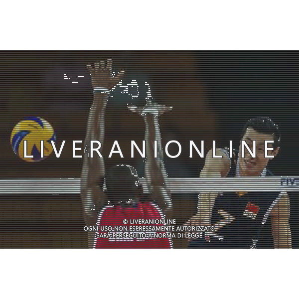 Polska Wroclaw 14 09 2014 Hala Stulecia ul. Wystawowa 1 Druga faza grupy F FIVB Mistrzostwa Swiata w pilce siatkowej mezczyzn Polska 2014 mecz pomiedzy Kuba vs Chiny Na zdjeciu: Felix Emilio Chapman Pineiro cuba #17 Weijun Zhong china #7 Fot: Sebastian Borowski / Newspix.pl Poland Wroclaw 14.09.2014 Century Hall st. Wystawowa 1 Second phase of group F FIVB World Championships in mens volleyball Poland 2014 game between Cuba vs China On the picture: Felix Emilio Chapman Pineiro cuba #17 Weijun Zhong china #7 Photo: Sebastian Borowski / Newspix.pl --- Newspix.pl /Agenzia Aldo Liverani sas - ITALY ONLY - Cuba vs Cina Campionati Mondiali Volley maschile FIVB pallavolo Polonia 2014 *** Local Caption *** www.newspix.pl mail us: info@newspix.pl call us: 0048 022 23 22 222 --- Polish Picture Agency by Ringier Axel Springer Poland
