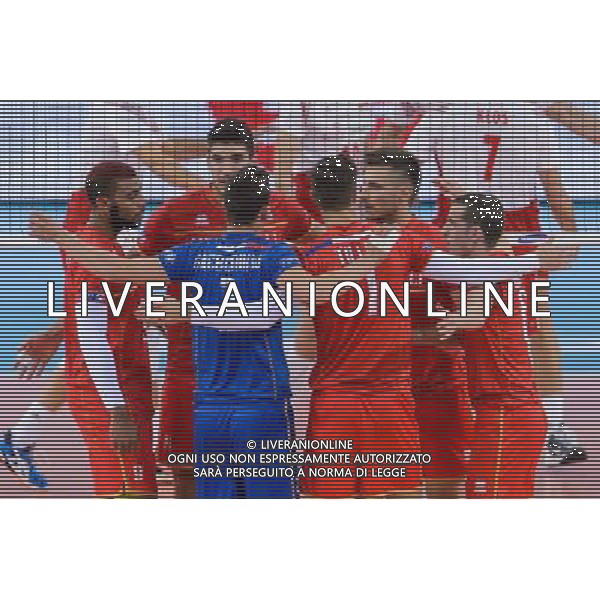 14.09.2014 - Lodz , Atlas Arena , siatkowka , Mistrzostwa Swiata 2014 , grupa E Polska (biale) - Francja (czerwone) , FIVB Men\'s World Championship , pool E Poland (white) - France (red) N/Z Earvin Ngapeth , Nicolas Le Goff , Jenia Grebennikov , Kevin Tillie , Antonin Rouzier , Benjamin Toniutti Fot. Mariusz Palczynski / MPAimages.com / NEWSPIX.PL --- Newspix.pl /Agenzia Aldo Liverani sas - ITALY ONLY - Polonia - Francia Campionati Mondiali Volley maschile FIVB pallavolo Polonia 2014 *** Local Caption *** www.newspix.pl mail us: info@newspix.pl call us: 0048 022 23 22 222 --- Polish Picture Agency by Ringier Axel Springer Poland