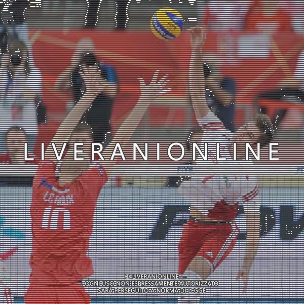 14.09.2014 - Lodz , Atlas Arena , siatkowka , Mistrzostwa Swiata 2014 , grupa E Polska (biale) - Francja (czerwone) , FIVB Men\'s World Championship , pool E Poland (white) - France (red) N/Z Kevin Le Roux , Karol Klos Fot. Mariusz Palczynski / MPAimages.com / NEWSPIX.PL --- Newspix.pl /Agenzia Aldo Liverani sas - ITALY ONLY - Polonia - Francia Campionati Mondiali Volley maschile FIVB pallavolo Polonia 2014 *** Local Caption *** www.newspix.pl mail us: info@newspix.pl call us: 0048 022 23 22 222 --- Polish Picture Agency by Ringier Axel Springer Poland