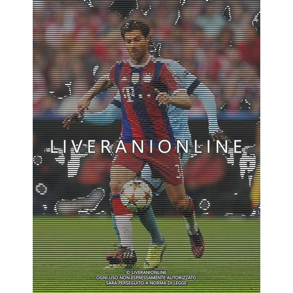 firo Fu§ball,Fussball, 17.09.2014 Uefa Champions League, Saison 2014/2015 Gruppenphase, 1. Spieltag, Hinspiel, FC Bayern MŸnchen, Muenchen, FCB, - Manchester City FC, 1 : 0, Einzelaktion,Zweikampf, Xabi Alonso, Bayern, gegen, Yaya Toure, Manchester City, $worldrightsEs gelten unsere AGB, einsehbar auf www.firosportphoto.de copyright by firo sportphoto: Coesfelder Str.207 48249 DŸlmen www.firosportphoto.de mail@firosportphoto.de (V o l k s b a n k B o c h u m - W i t t e n ) BLZ.: 430 601 29 Kt. Nr.: 341 117 100 Tel:Ê 02594 - 9916004 Fax:Ê02594 - 9916005 AG ALDO LIVERANI SAS ONLY ITALY