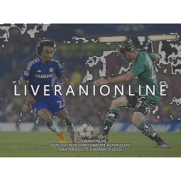 Chelsea\'s Willian battles with FC Schalke 04\'s Christian Fuchs Photographer Ashley Western/CameraSport Football - UEFA Champions League Group G - Chelsea v Schalke - Wednesday 17th September 2014 - Stamford Bridge - London © CameraSport - 43 Linden Ave. Countesthorpe. Leicester. England. LE8 5PG - Tel: +44 (0) 116 277 4147 - admin@camerasport.com - www.camerasport.com /Agenzia Aldo Liverani sas - ITALY ONLY - EDITORIAL USE ONLY