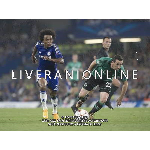 Chelsea\'s Willian holds off the challenge from FC Schalke 04\'s Christian Fuchs Photographer Ashley Western/CameraSport Football - UEFA Champions League Group G - Chelsea v Schalke - Wednesday 17th September 2014 - Stamford Bridge - London © CameraSport - 43 Linden Ave. Countesthorpe. Leicester. England. LE8 5PG - Tel: +44 (0) 116 277 4147 - admin@camerasport.com - www.camerasport.com /Agenzia Aldo Liverani sas - ITALY ONLY - EDITORIAL USE ONLY