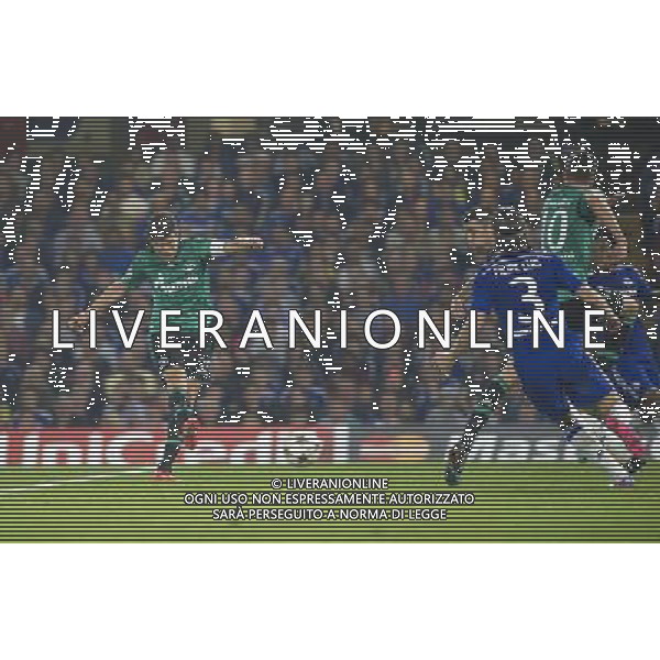 FC Schalke 04\'s Klaas Jan Huntelaar scores his sides equalising goal to make the score 1-1 Photographer Ashley Western/CameraSport Football - UEFA Champions League Group G - Chelsea v Schalke - Wednesday 17th September 2014 - Stamford Bridge - London © CameraSport - 43 Linden Ave. Countesthorpe. Leicester. England. LE8 5PG - Tel: +44 (0) 116 277 4147 - admin@camerasport.com - www.camerasport.com /Agenzia Aldo Liverani sas - ITALY ONLY - EDITORIAL USE ONLY