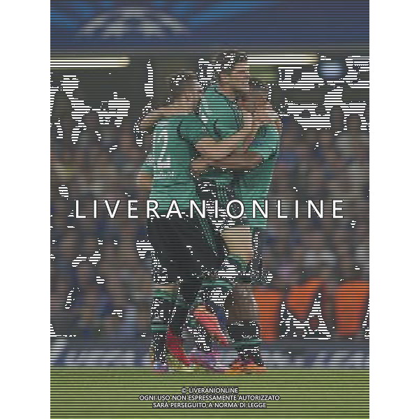 FC Schalke 04\'s Klaas Jan Huntelaar celebrates scoring his sides equalising goal Photographer Ashley Western/CameraSport Football - UEFA Champions League Group G - Chelsea v Schalke - Wednesday 17th September 2014 - Stamford Bridge - London © CameraSport - 43 Linden Ave. Countesthorpe. Leicester. England. LE8 5PG - Tel: +44 (0) 116 277 4147 - admin@camerasport.com - www.camerasport.com /Agenzia Aldo Liverani sas - ITALY ONLY - EDITORIAL USE ONLY