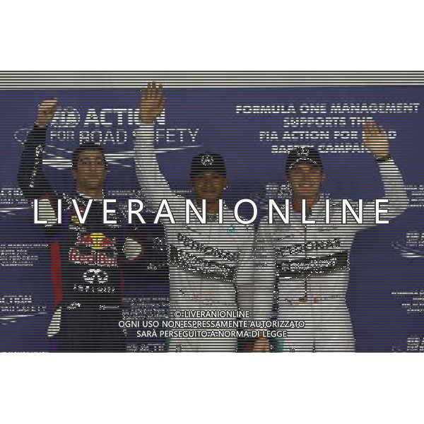 Pole for Lewis Hamilton (GBR) Mercedes AMG F1 W05, 2nd for Nico Rosberg (GER) Mercedes AMG F1 W05 and 3rd for Daniel Ricciardo (AUS) Red Bull Racing RB10. 20.09.2014. Formula 1 World Championship, Rd 14, Singapore Grand Prix, Singapore, Singapore, Qualifying Day. - www.xpbimages.com, EMail: requests@xpbimages.com - copy of publication required for printed pictures. Every used picture is fee-liable. © Copyright: Batchelor / XPB Images /Agenzia Aldo Liverani sas - ITALY ONLY - EDITORIAL USE ONLY - Gp F1 Singapore - Prove di Qualifica