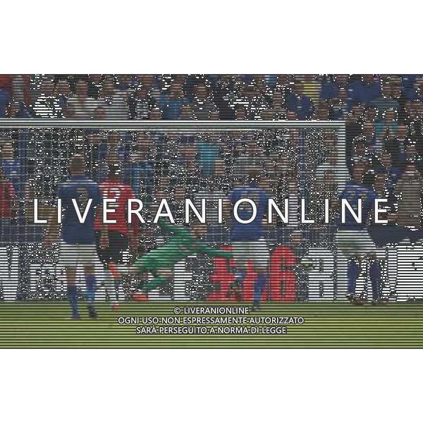 Leicester City\'s Leonardo Ulloa (R) scores his sides fifth goal from the penalty spot Photographer Jack Phillips/CameraSport Football - Barclays Premiership - Leicester City v Manchester United - Sunday 21st September 2014 - King Power Stadium - Leicester © CameraSport - 43 Linden Ave. Countesthorpe. Leicester. England. LE8 5PG - Tel: +44 (0) 116 277 4147 - admin@camerasport.com - www.camerasport.com AG ALDO LIVERANI SAS ONLY ITALY