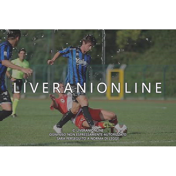 Meda (MB) 21-09-2014 Stadio Citta\' di Meda Campionato Lega PRO girone A - 5Â° giornata Renate - Mantova nella foto Florian fermato da Trainotti foto Roberto Garavaglia - ag. Aldo Liverani sas