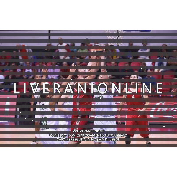 Yaniv GREEN / Petr GUBANOV - 25.09.2014 - Unics Kazan / Hapoel Jerusalem - Tournoi qualificatif Euroleague -Ostende Photo : Dave Winter / Icon Sport