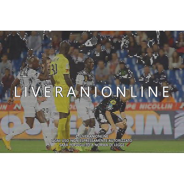 Benjamin ANGOUA empeche Philippe KALT d\'expulser Mamadou SAMASSA - 27.09.2014 - Montpellier / Guingamp - 8eme journee de Ligue 1 Photo : Nicolas Guyonnet / Icon Sport AG ALDO LIVERANI SAS ONLY ITALY