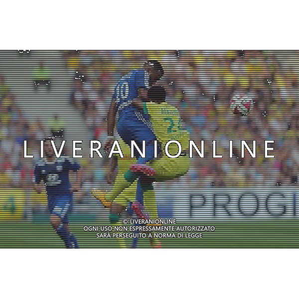 Alexandre LACAZETTE / Chaker ALHADHUR - 28.09.2014 - Nantes / Lyon - 8eme journee de Ligue 1 Photo : Vincent Michel / Icon Sport AG ALDO LIVERANI SAS ONLY ITALY