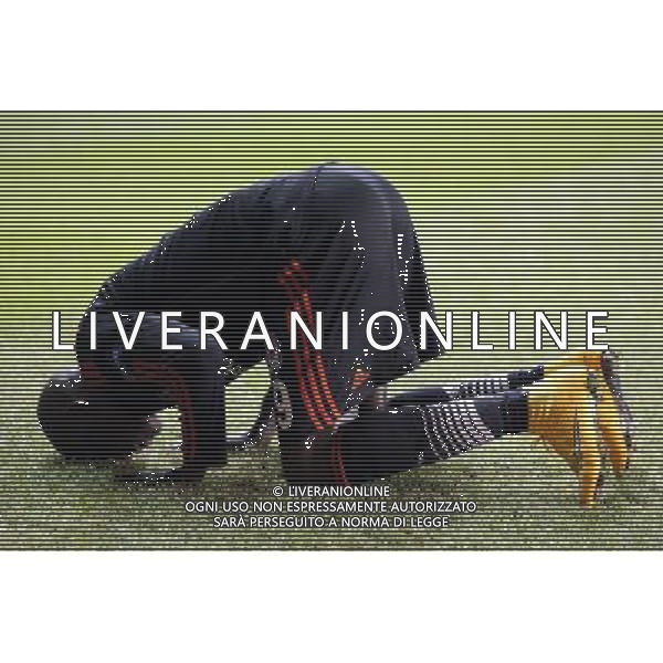 Besiktas\'s Demba Ba celebrates scoring his sides equalising goal to make the score 1-1 Photographer Kieran Galvin/CameraSport Football - UEFA Europa League Group C - Tottenham Hotspur v Besiktas - Thursday 02nd October 2014 - White Hart Lane - London © CameraSport - 43 Linden Ave. Countesthorpe. Leicester. England. LE8 5PG - Tel: +44 (0) 116 277 4147 - admin@camerasport.com - www.camerasport.com /Agenzia Aldo Liverani sas - ITALY ONLY - EDITORIAL USE ONLY