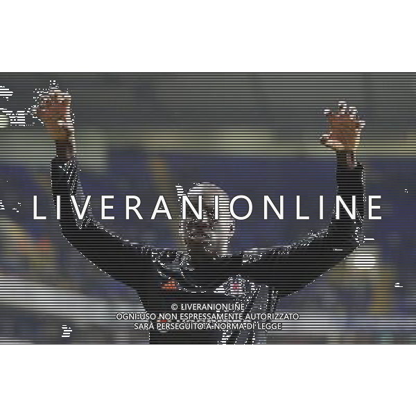 Besiktas\'s Demba Ba celebrates scoring his sides equalising goal to make the score 1-1 Photographer Kieran Galvin/CameraSport Football - UEFA Europa League Group C - Tottenham Hotspur v Besiktas - Thursday 02nd October 2014 - White Hart Lane - London © CameraSport - 43 Linden Ave. Countesthorpe. Leicester. England. LE8 5PG - Tel: +44 (0) 116 277 4147 - admin@camerasport.com - www.camerasport.com /Agenzia Aldo Liverani sas - ITALY ONLY - EDITORIAL USE ONLY