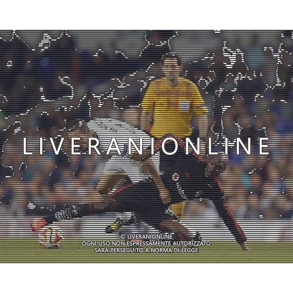 Besiktas\'s Atiba Hutchinson despite the attentions of Tottenham Hotspur\'s Nabil Bentaleb Photographer Kieran Galvin/CameraSport Football - UEFA Europa League Group C - Tottenham Hotspur v Besiktas - Thursday 02nd October 2014 - White Hart Lane - London © CameraSport - 43 Linden Ave. Countesthorpe. Leicester. England. LE8 5PG - Tel: +44 (0) 116 277 4147 - admin@camerasport.com - www.camerasport.com /Agenzia Aldo Liverani sas - ITALY ONLY - EDITORIAL USE ONLY