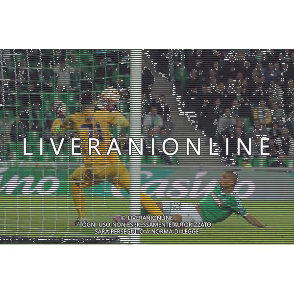 Kevin MONNET PAQUET - 02.10.2014 - Saint Etienne / Dnipro Dnipropetrovsk - Europa League Photo : Jean Paul Thomas / Icon Sport AG ALDO LIVERANI SAS ONLY ITALY