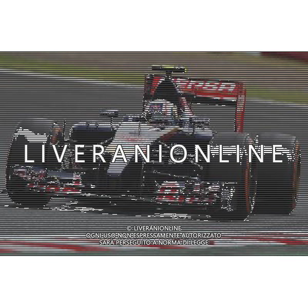 Daniil Kvyat (RUS) Scuderia Toro Rosso STR9. 04.10.2014. Formula 1 World Championship, Rd 15, Japanese Grand Prix, Suzuka, Japan, Qualifying Day. - www.xpbimages.com, EMail: requests@xpbimages.com - copy of publication required for printed pictures. Every used picture is fee-liable. © Copyright: Photo4 / XPB Images /Ag. Aldo Liverani s.a.s.-Only Italy-Editorial Use Only
