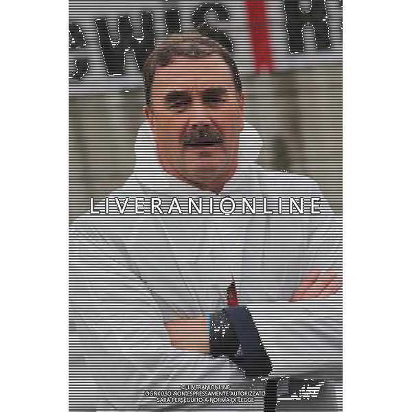 Nigel Mansell (GBR) on the grid. 05.10.2014. Formula 1 World Championship, Rd 15, Japanese Grand Prix, Suzuka, Japan, Race Day. 