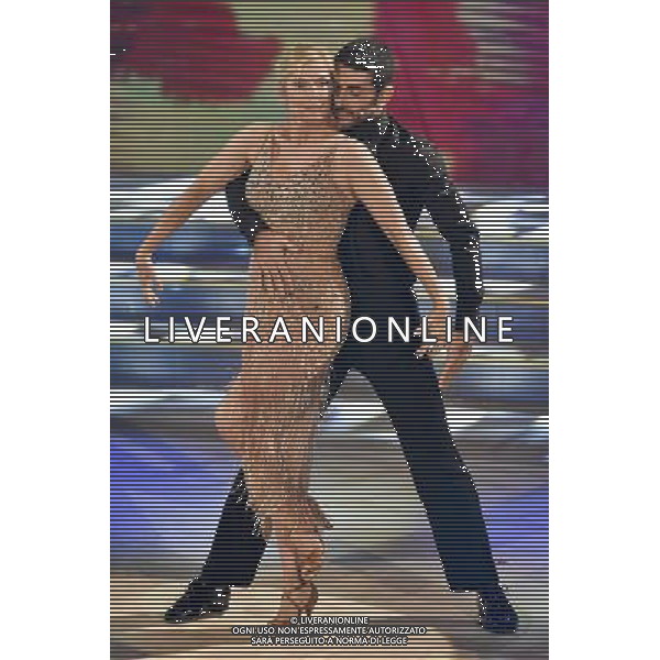 Roma - 04/10/2014 - Auditorium Rai - Trasmissione TV \' Ballando con le stelle \' - nella foto: Katherine Kelly Lang e Simone Di Pasquale / Ph. Fabrizio Corradetti - Ag. Aldo Liverani sas