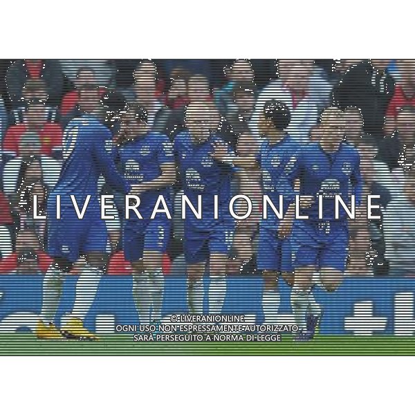 Everton players celebrate the goal of Steven Naismith Photographer Dave Howarth/CameraSport Football - Barclays Premiership - Manchester United v Everton - Sunday 05th October 2014 - Old Trafford - Manchester © CameraSport - 43 Linden Ave. Countesthorpe. Leicester. England. LE8 5PG - Tel: +44 (0) 116 277 4147 - admin@camerasport.com - www.camerasport.com AG ALDO LIVERANI SAS ONLY ITALY