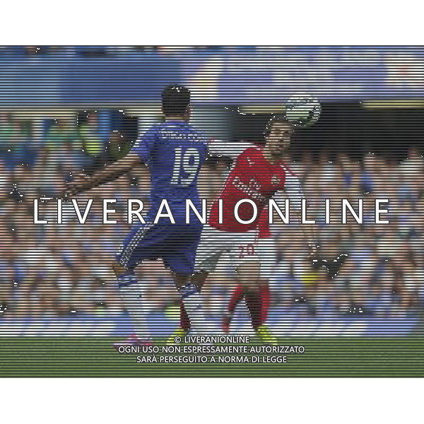 Arsenal\'s Mathieu Flamini battles with Chelsea\'s Diego Costa Photographer Ashley Western/CameraSport Football - Barclays Premiership - Chelsea v Arsenal - Sunday 05th October 2014 - Stamford Bridge - London © CameraSport - 43 Linden Ave. Countesthorpe. Leicester. England. LE8 5PG - Tel: +44 (0) 116 277 4147 - admin@camerasport.com - www.camerasport.com AG ALDO LIVERANI SAS ONLY ITALY
