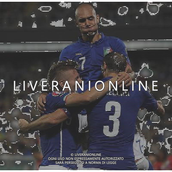 Qualificazioni ai Campionati Europei di Calcio UEFA Francia 2016 Gruppo H Palermo - 10.10.2014 Italia-Azerbaijan Nella Foto: abbracci esultanza dopo il gol di giorgio chiellini /Ph.Vitez-Ag. Aldo Liverani