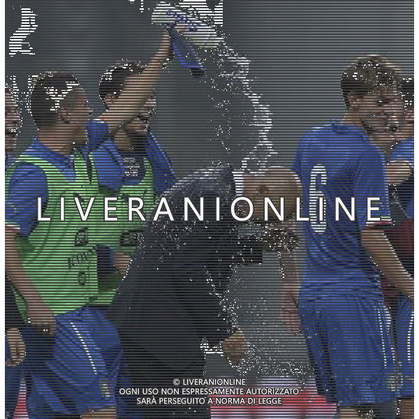 Qualificazioni ai Campionati Europei Under 21 Play-Off Ritorno Reggio Emilia - 14.10.2014 Italia-Slovacchia Nella Foto:di biagio festeggiato dai giocatori /Ph.Vitez-Ag. Aldo Liverani