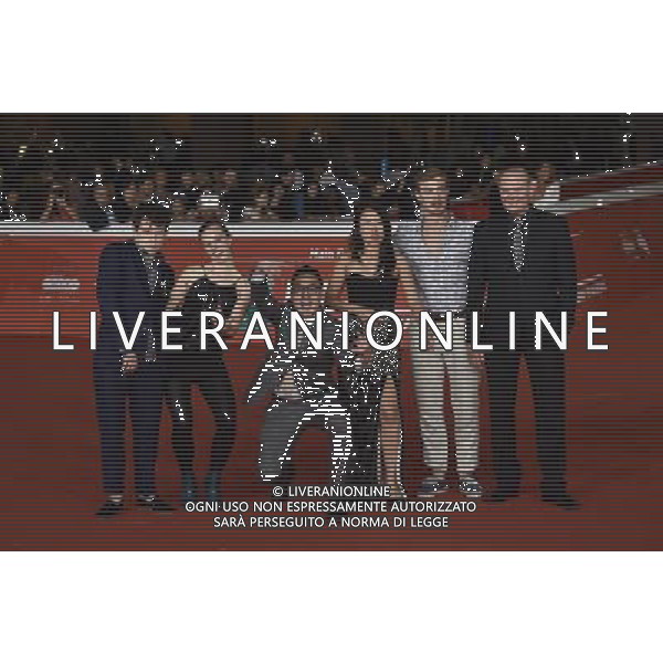 Roma - 16/10/2014 - Auditorium Parco della Musica - Festival Internazionale del Film di Roma - Red carpet del film \' We are young. We are strong \' - nella foto: da sx gli attori Joel Basman e Saskia Rosendahl, il regista Burhan Qurbani, attrice Trang Le Hong, attore David Schuette e Devid Striesow / Ph. Fabrizio Corradetti - Ag. Aldo Liverani sas