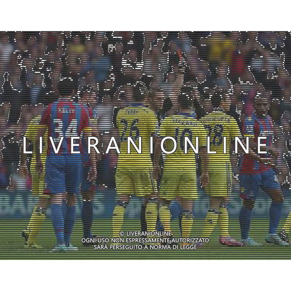 Chelsea\'s Cesar Azpilicueta is shown a red card by Referee c pawson Photographer Kieran Galvin/CameraSport Football - Barclays Premiership - Crystal Palace v Chelsea - Saturday 18th October 2014 - Selhurst Park - London © CameraSport - 43 Linden Ave. Countesthorpe. Leicester. England. LE8 5PG - Tel: +44 (0) 116 277 4147 - admin@camerasport.com - www.camerasport.com AG ALDO LIVERANI SAS ONLY ITALY