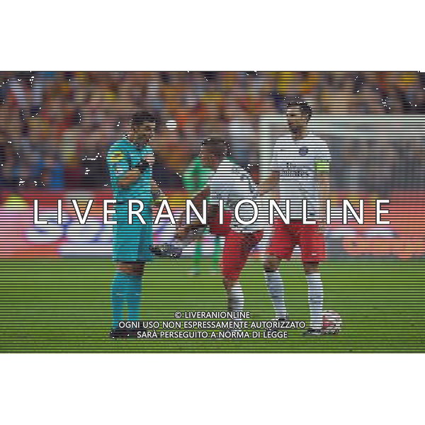 Nicolas Rainville / Marco Verratti / Thiago Motta - 17.10.2104 - Lens / PSG - 10eme journee de Ligue 1 Photo : Andre Ferreira / Icon Sport AG ALDO LIVERANI SAS ONLY ITALY