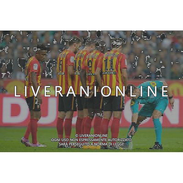 Illustration spray arbitre - 17.10.2104 - Lens / PSG - 10eme journee de Ligue 1 Photo : Andre Ferreira / Icon Sport AG ALDO LIVERANI SAS ONLY ITALY