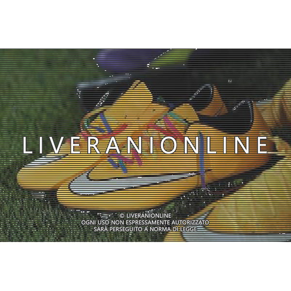 Lacets multicolores en soutien a la diversite - 18.10.2014 - Metz / Rennes - 10eme journee de Ligue 1 Photo : Fred Marvaux / Icon Sport AG ALDO LIVERANI SAS ONLY ITALY *** Local Caption ***